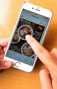 패밀리 레스토랑 데니즈 신주쿠점은 18일부터 스마트폰으로 주문부터 결제까지 가능한 서비스를 시작했다. (출처: 데니즈 홈페이지)