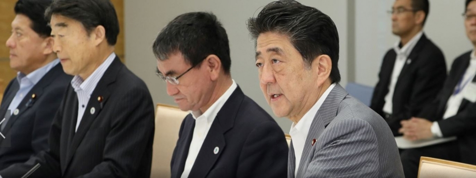 7월 23일,총리관저에서 열린 각료회의에서 발언 중인 아베 총리 (이미지:일본총리관저 홈페이지)