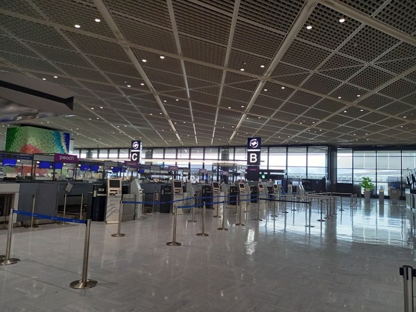 텅 빈 나리타(成田) 공항 국제선 출국장 모습(사진＝최지희 기자)