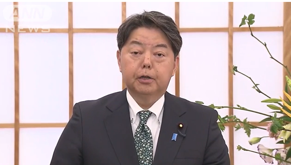 6일 한국 정부의 강제징용 해법 발표 후 하야시 요시마사 일본 외무상이 기자회견을 열고 일본 정부의 의견을 말하고 있다. (이미지: ANN 뉴스 보도 화면 캡쳐) 