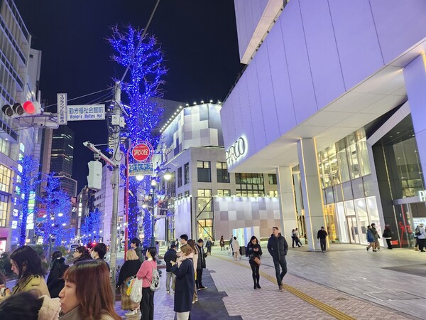 도쿄 시부야의 밤거리. 한국인 관광객들이 즐겨 찾는 곳이다. (사진: 최지희 기자)