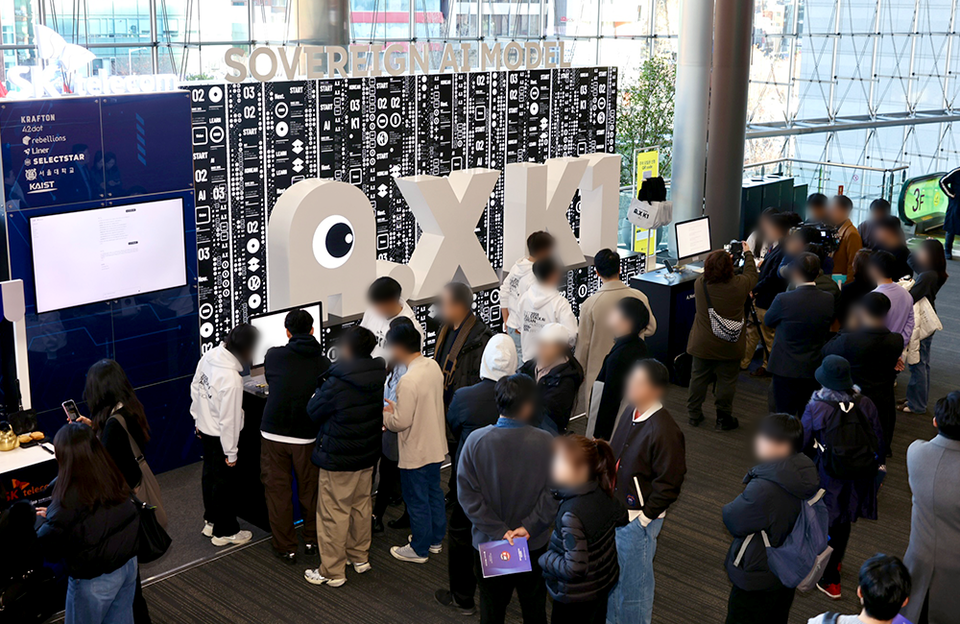 '챗GPT만으론 부족하다'… SKT, ‘에이닷’ 넘어 자체 AI 모델 키우는 이유
